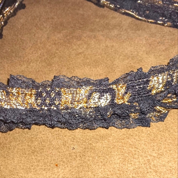 BEAUTIFUL TAPESTRY HANDBAG! NEW CONDITION! - Picture 4 of 7